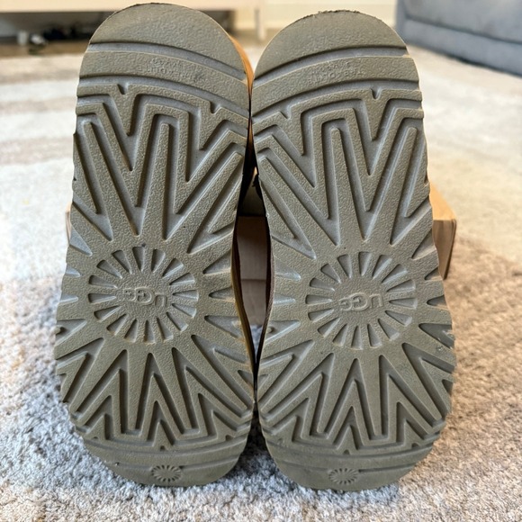 UGG Classic Short II Boots Chestnut Suede Shearling 1016223 Womens 7 - Picture 11 of 16